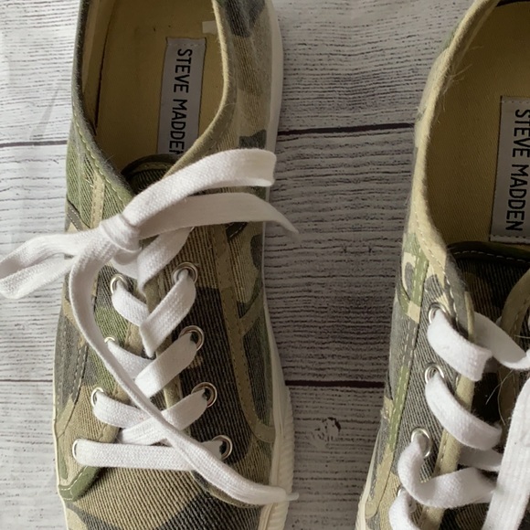 Steve Madden Emmi Camo Sneaker Size 10 (9-9.5) - Picture 9 of 9